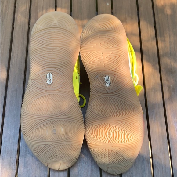 Spongebob Kyrie‘s - Picture 6 of 6